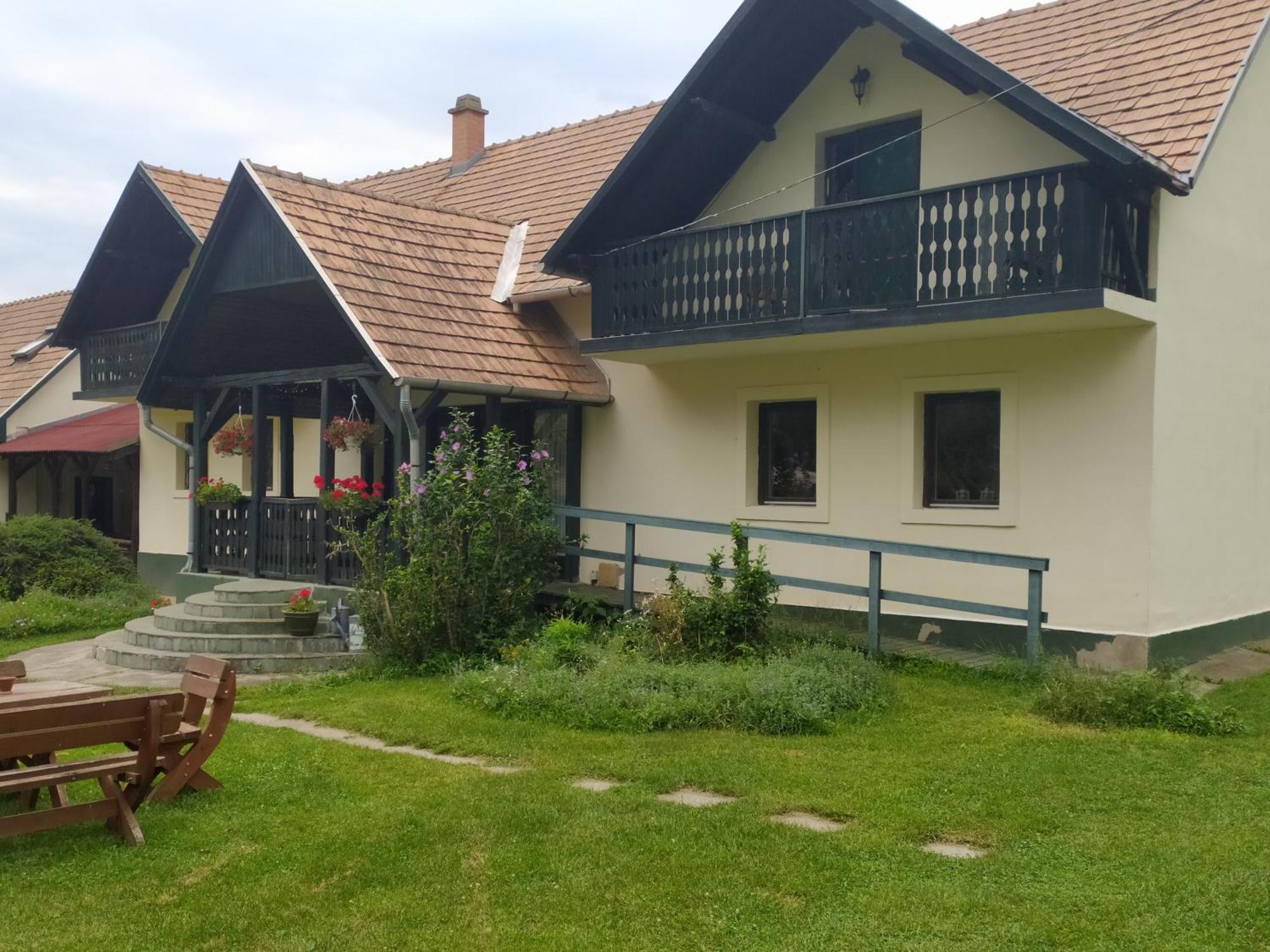 Panzio-Kemping Bekoelce Bekolce Экстерьер фото