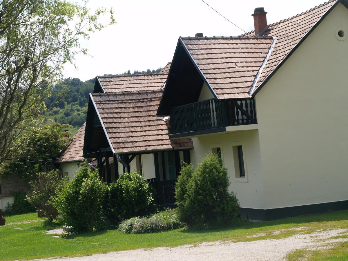 Panzio-Kemping Bekoelce Bekolce Экстерьер фото